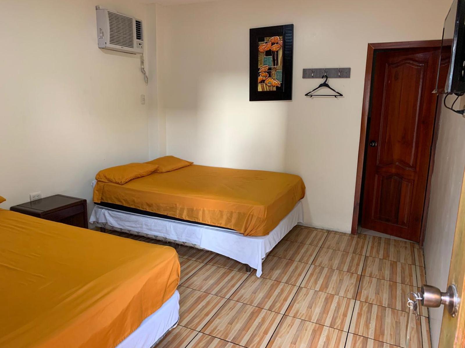 Hostal Las Velas Hotel Manta Kültér fotó